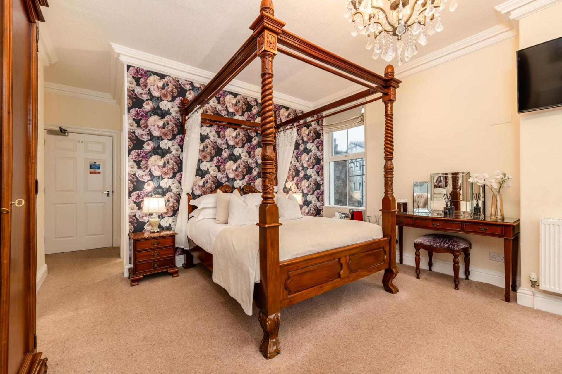 Wheatlands Lodge-Windermere - Award Winning - Adult Only - Free Car Park Уиндермер Екстериор снимка