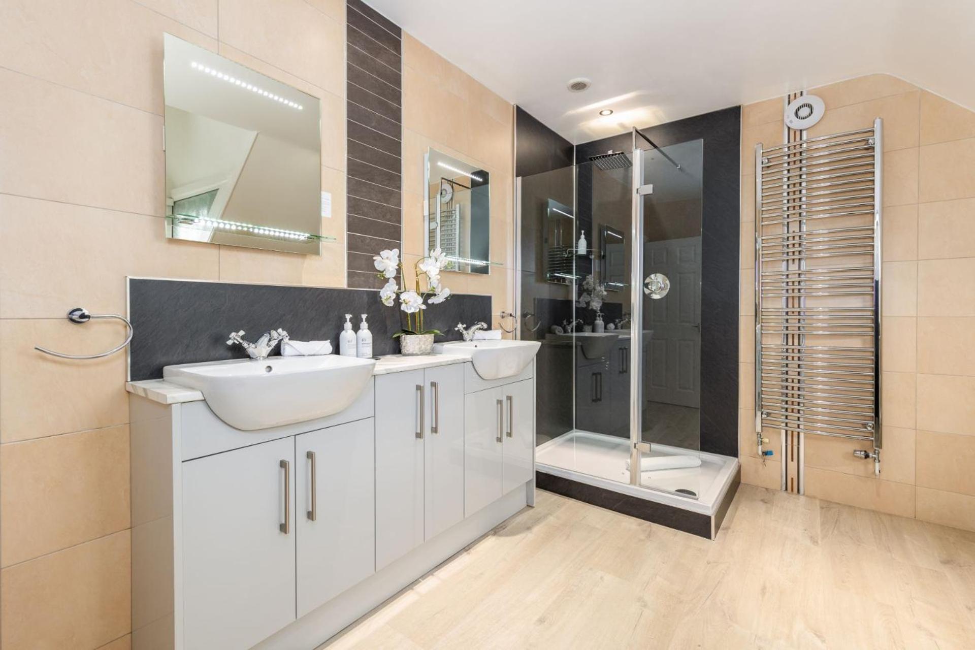 Wheatlands Lodge-Windermere - Award Winning - Adult Only - Free Car Park Уиндермер Екстериор снимка