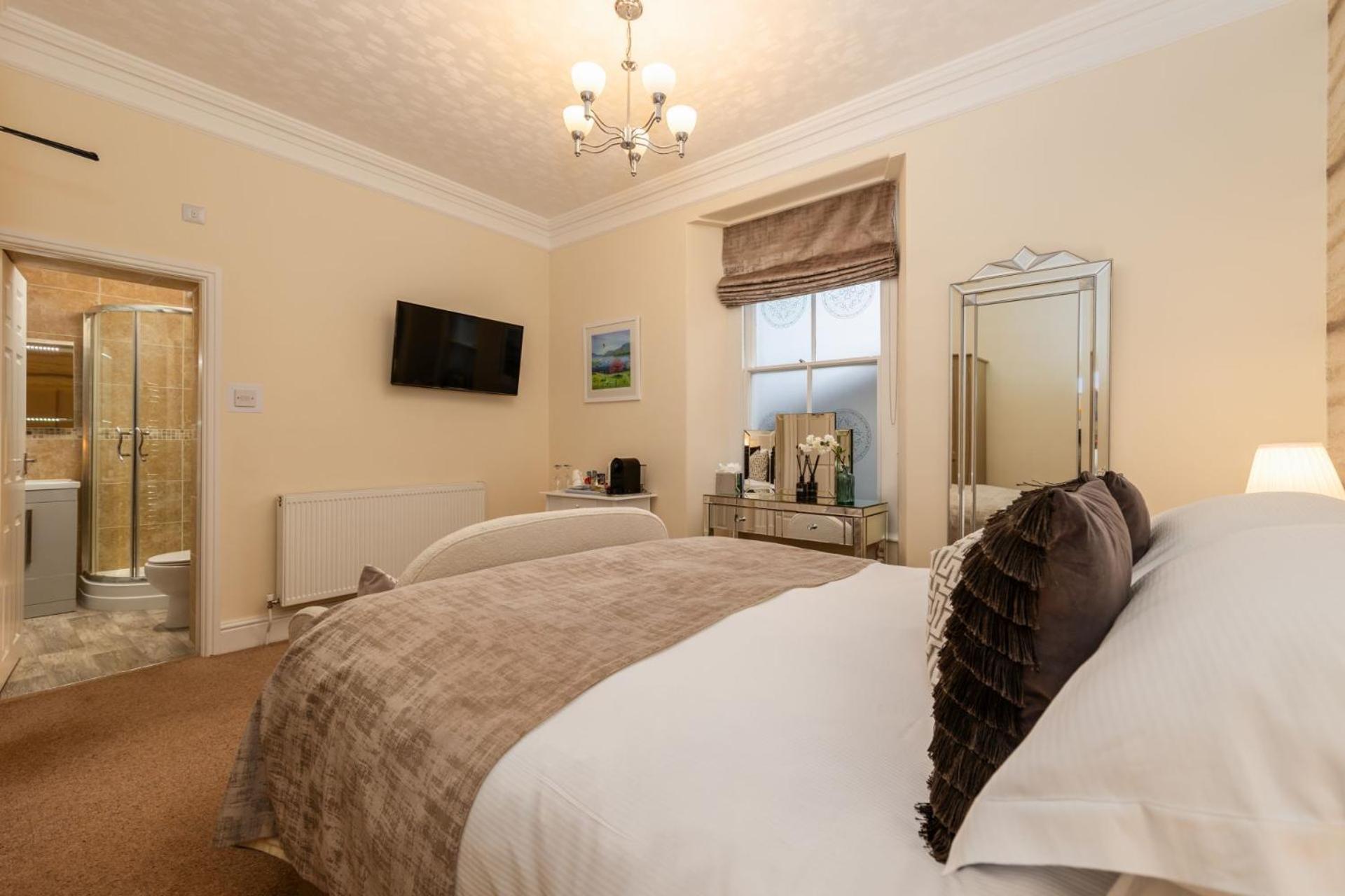 Wheatlands Lodge-Windermere - Award Winning - Adult Only - Free Car Park Уиндермер Екстериор снимка